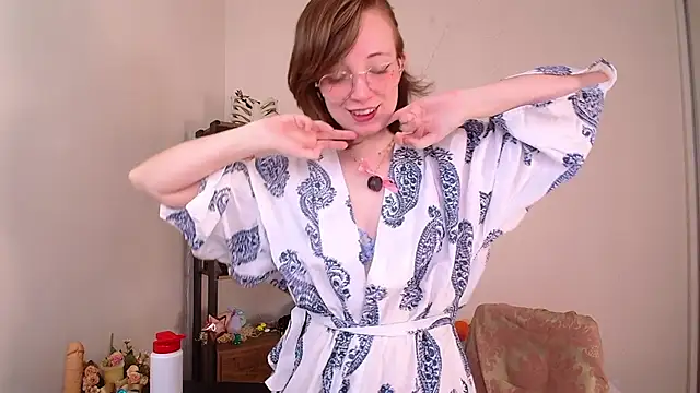 Elise Nyx online show from June 6, 2026, 12:54 pm