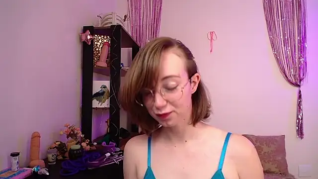 Snapshot of Elise_Nyx chatting on March 12, 2026, 1:37 pm Elise Nyx online show from March 12, 2026, 1:37 pm