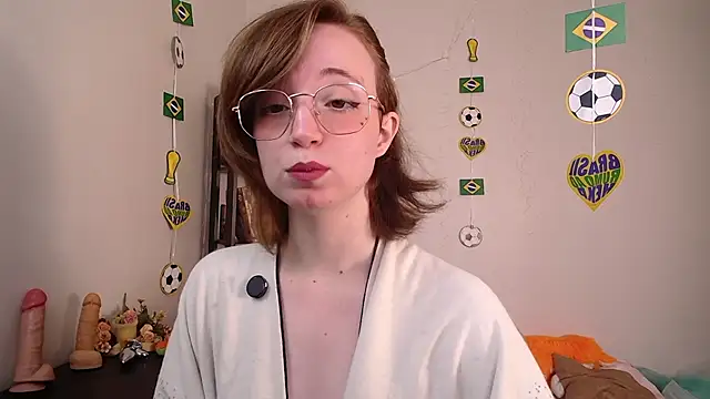 Elise Nyx online show from June 13, 2026, 12:36 pm