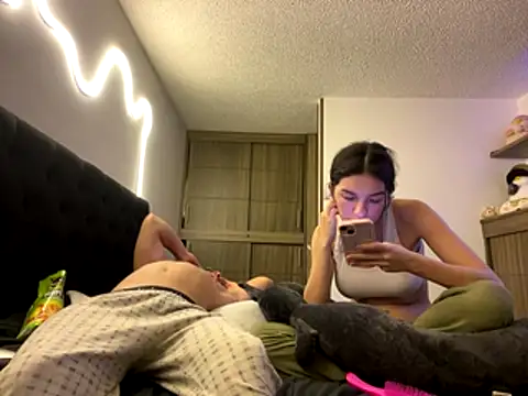 DesireLuxe online show from January 9, 2026, 7:59 am