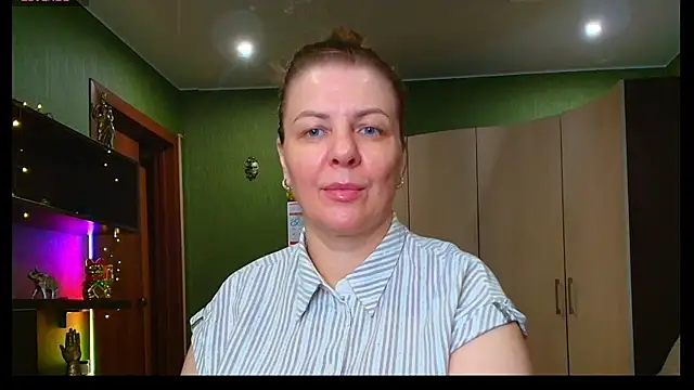 VeronikawGold online show from July 6, 2026, 7:27 pm