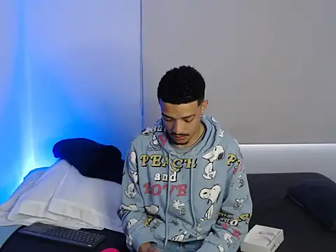 eross chipre  online show from September 22, 2025, 9:21 pm