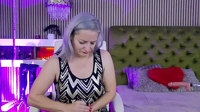 LadyTouch online show from October 6, 2025, 12:23 am