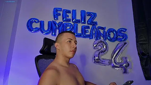 Donathoo1 online show from September 18, 2025, 9:51 pm