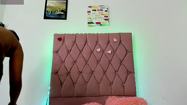 MICHAEL AND SHARON online show from October 30, 2025, 4:33 am