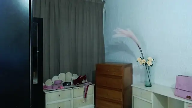 EngelCristaly online show from September 27, 2025, 7:14 am