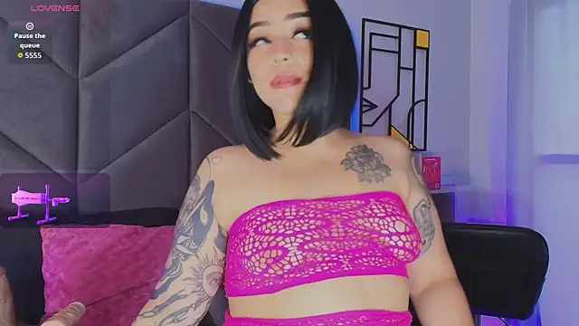 Carlaguzman  online show from June 22, 2026, 6:27 pm
