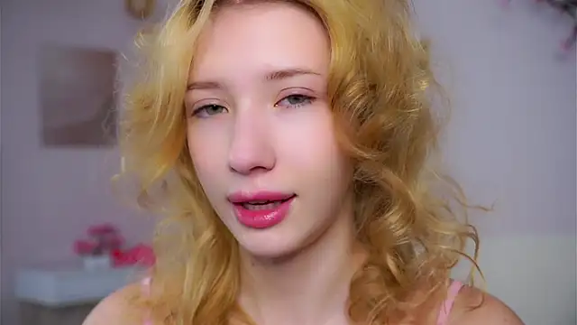 SunnivaCovil online show from February 27, 2026, 2:39 pm