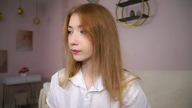 SunnivaCovil online show from September 28, 2025, 1:40 pm