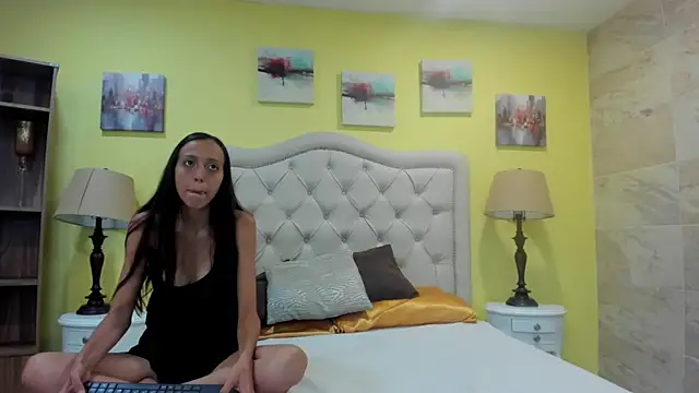 emily x charly online show from March 18, 2025, 7:33 pm