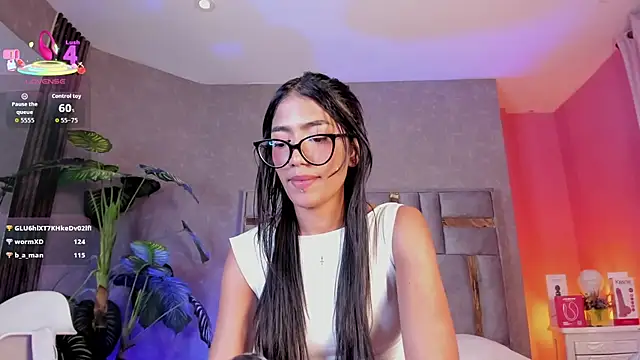 Snapshot of Tyla_Ks chatting on June 5, 2026, 12:37 am Tyla Ks online show from June 5, 2026, 12:37 am