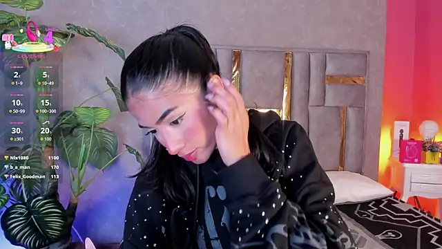 Snapshot of Tyla_Ks chatting on June 11, 2026, 12:32 am Tyla Ks online show from June 11, 2026, 12:32 am