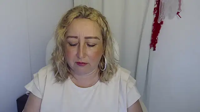 Mature 2025 online show from November 15, 2025, 10:58 pm