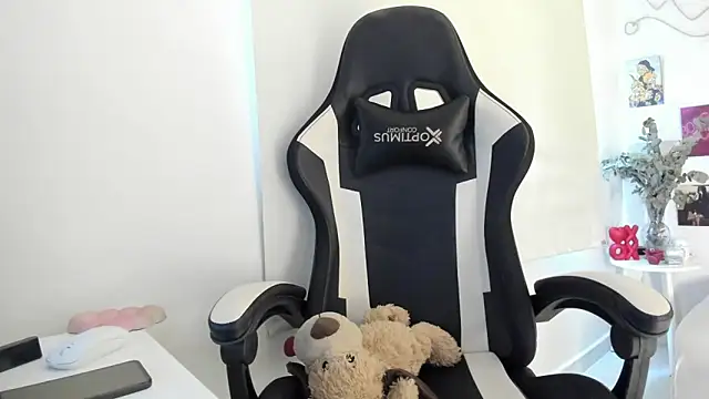 Snapshot of agaataa_ chatting on January 31, 2026, 8:51 pm agaataa online show from January 31, 2026, 8:51 pm