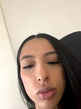 Snapshot of agaataa_ chatting on November 21, 2025, 12:53 am agaataa online show from November 21, 2025, 12:53 am