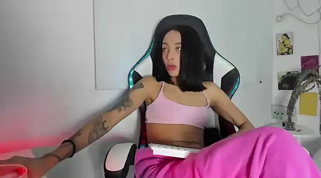 Snapshot of agaataa_ chatting on March 11, 2025, 1:26 am agaataa online show from March 11, 2025, 1:26 am