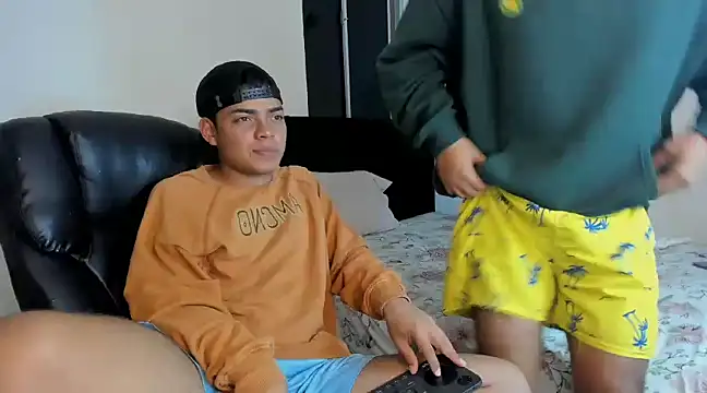 Snapshot of samu_and_edwar chatting on February 19, 2025, 6:55 am samu and edwar online show from February 19, 2025, 6:55 am