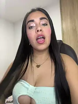 Snapshot of _SARA_69 chatting on February 28, 2025, 11:03 am SARA 69 online show from February 28, 2025, 11:03 am