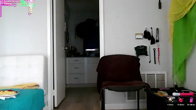Queenanitadix online show from June 26, 2026, 3:51 pm