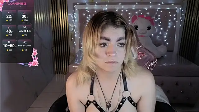 lili conor s online show from November 16, 2025, 3:39 pm