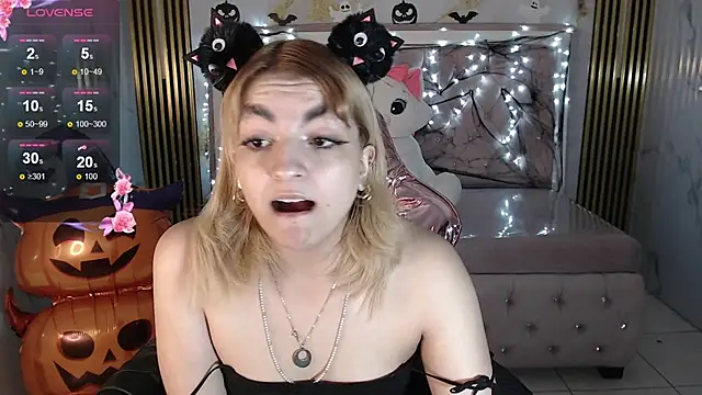 lili conor s online show from October 11, 2025, 5:30 am