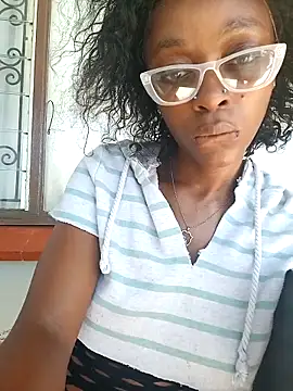 xxTatiannaxx online show from March 20, 2025, 7:14 am