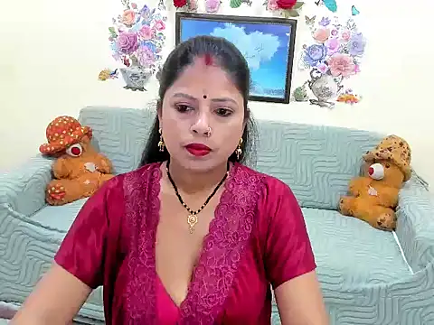 Snapshot of leahgotiii chatting on February 22, 2026, 12:46 am leahgotiii online show from February 22, 2026, 12:46 am