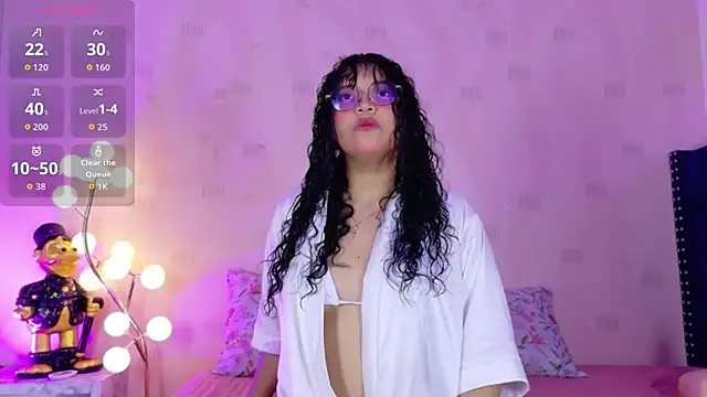 innocenthazel online show from June 23, 2026, 2:53 am