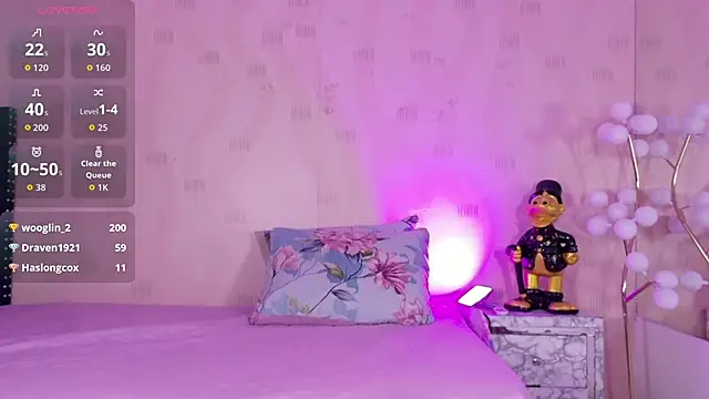 innocenthazel online show from February 24, 2026, 2:45 am