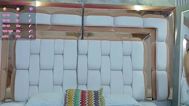 innocenthazel online show from September 24, 2025, 3:02 am