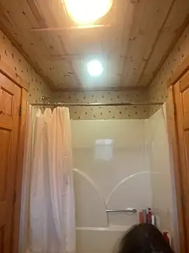 Lovemilfsxh online show from November 21, 2025, 6:18 pm