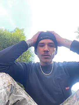 Lovemilfsxh online show from November 17, 2025, 4:44 pm