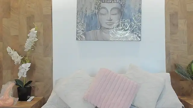 Lucia Brown  online show from June 9, 2026, 9:49 pm