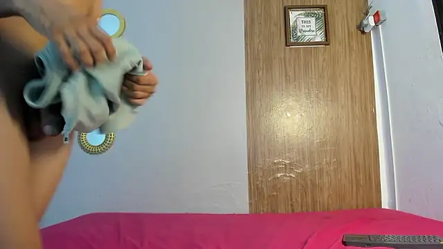 Snapshot of couple_hotfox chatting on March 8, 2026, 1:11 am couple hotfox online show from March 8, 2026, 1:11 am