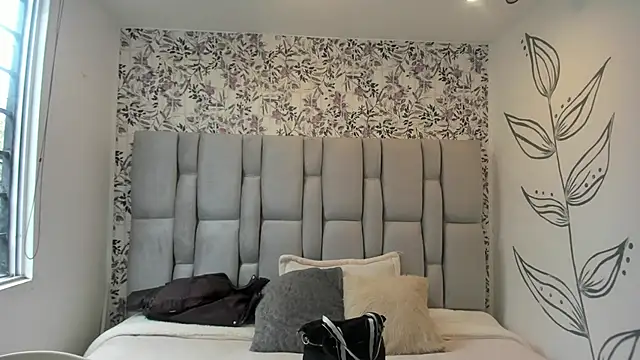 Natasha rose   online show from October 4, 2025, 7:26 pm