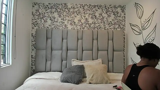 Natasha rose   online show from October 6, 2025, 7:14 pm