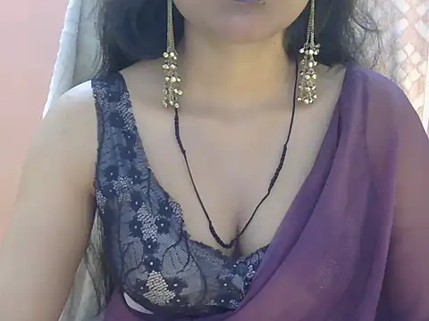 Snapshot of Cute_Pihu01 chatting on June 24, 2026, 8:17 pm Cute Pihu01 online show from June 24, 2026, 8:17 pm
