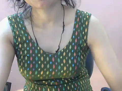 Snapshot of Cute_Pihu01 chatting on February 15, 2026, 7:24 pm Cute Pihu01 online show from February 15, 2026, 7:24 pm