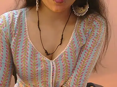 Snapshot of Cute_Pihu01 chatting on February 9, 2026, 8:18 pm Cute Pihu01 online show from February 9, 2026, 8:18 pm