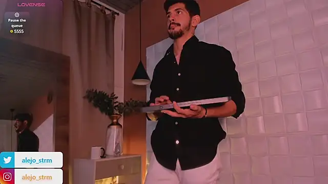 AlejandroStormm online show from March 21, 2025, 2:28 am