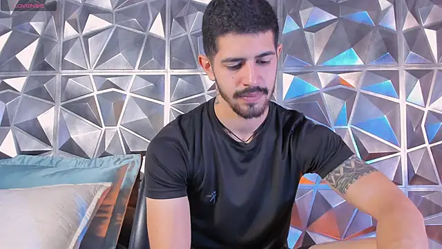 Snapshot of AlejandroStormm chatting on March 3, 2026, 10:39 pm AlejandroStormm online show from March 3, 2026, 10:39 pm