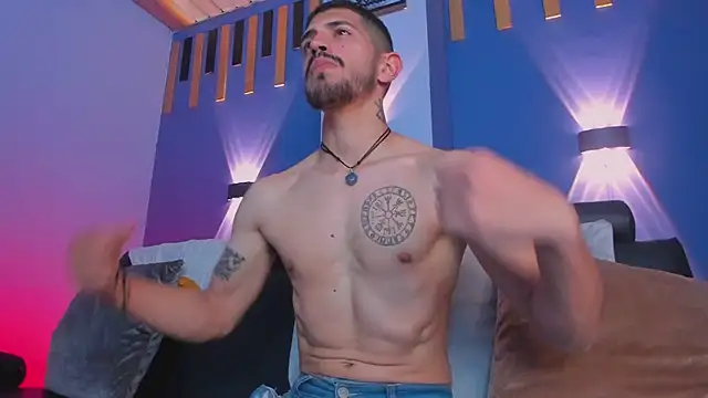 AlejandroStormm online show from October 31, 2025, 7:32 pm