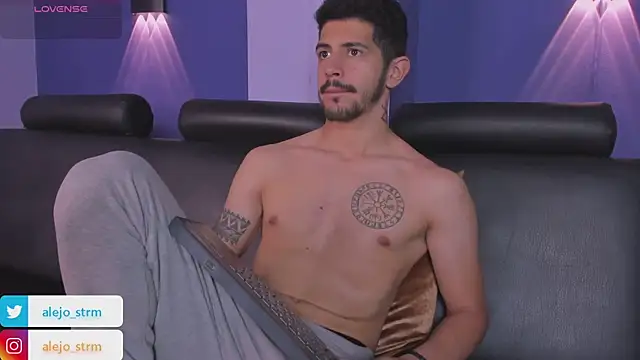 AlejandroStormm online show from September 17, 2025, 9:39 pm