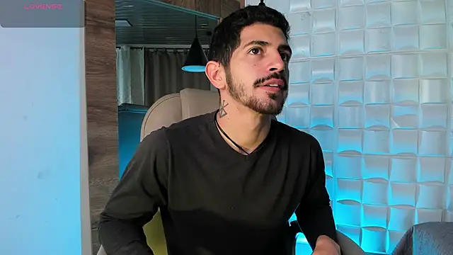 AlejandroStormm online show from February 4, 2026, 3:56 am