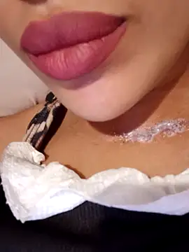 Sexlove1xo online show from November 1, 2025, 12:54 pm