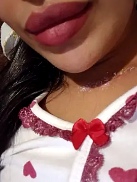 Sexlove1xo online show from November 9, 2025, 7:18 pm