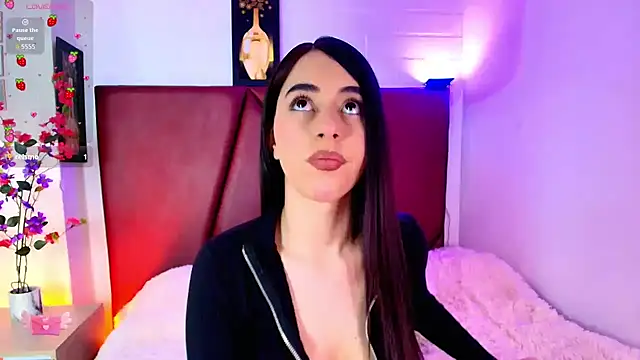 Snapshot of Lexi_Howard_ chatting on May 19, 2026, 12:37 am Lexi Howard online show from May 19, 2026, 12:37 am