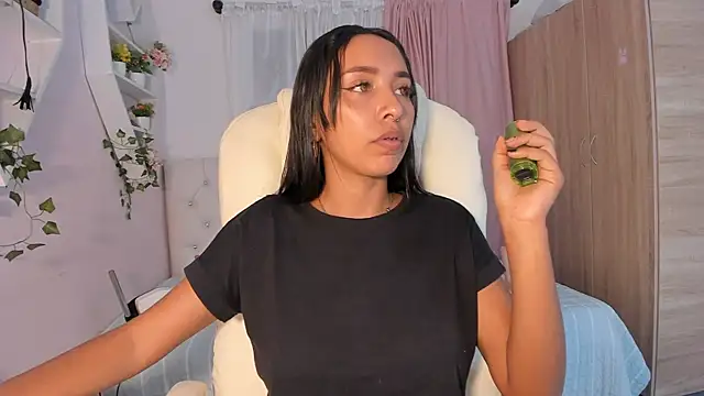 Emma lorense22 online show from October 30, 2025, 7:22 pm