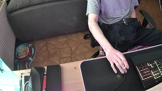 Snapshot of DerGeileLoveboy chatting on November 1, 2025, 12:43 pm DerGeileLoveboy online show from November 1, 2025, 12:43 pm