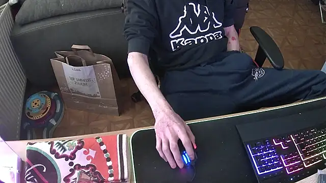 Snapshot of DerGeileLoveboy chatting on November 7, 2025, 2:32 pm DerGeileLoveboy online show from November 7, 2025, 2:32 pm